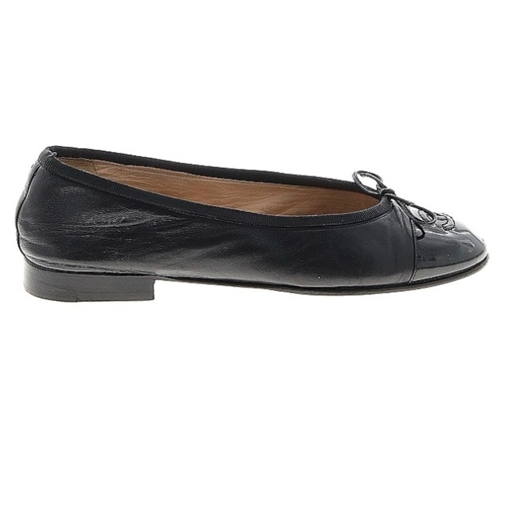 Chanel ballet flats with patent toe
